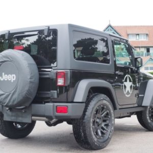 Jeep Wrangler Personnalisé Rubicon noir Arrière