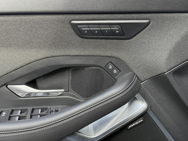 JAGUAR E-Pace, photo 33
