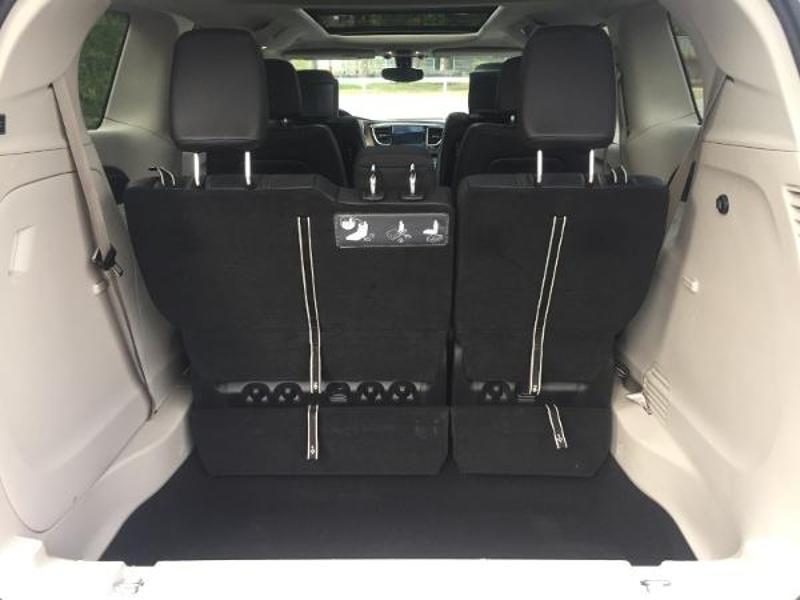 CHRYSLER Pacifica, photo 12