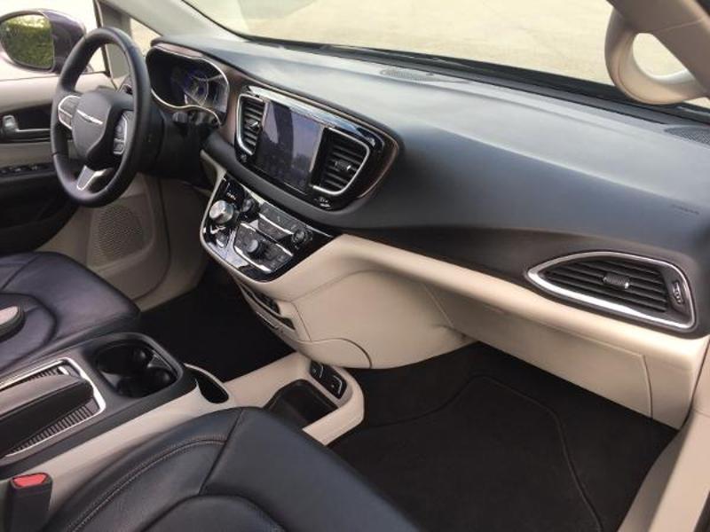 CHRYSLER Pacifica, photo 21