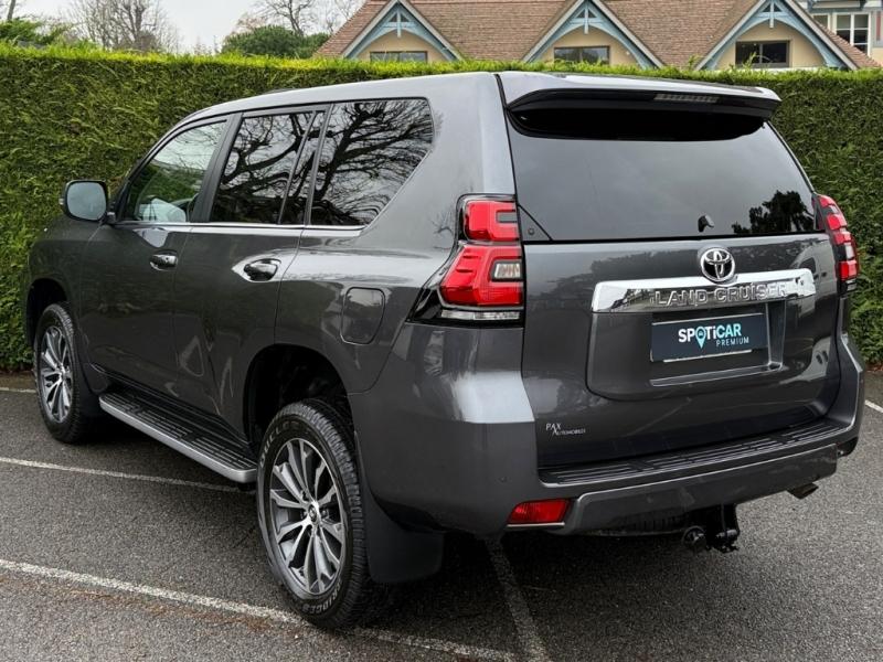 TOYOTA Land Cruiser, photo 2