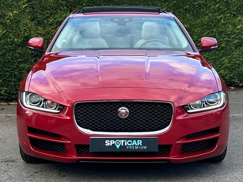 JAGUAR XE, photo 3