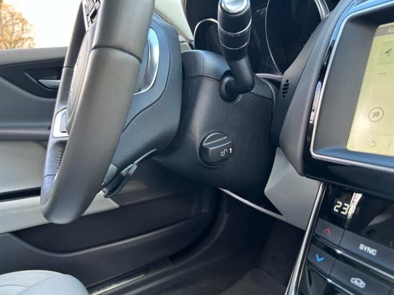 JAGUAR XE, photo 27